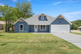 621 Oaklawn Drive, River Oaks, TX 76114