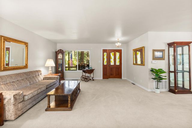 2398 Country Club Dr, Arnold, CA 95223