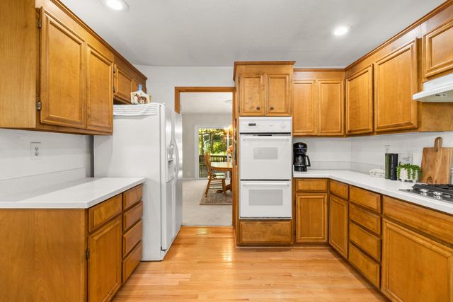 2398 Country Club Dr, Arnold, CA 95223