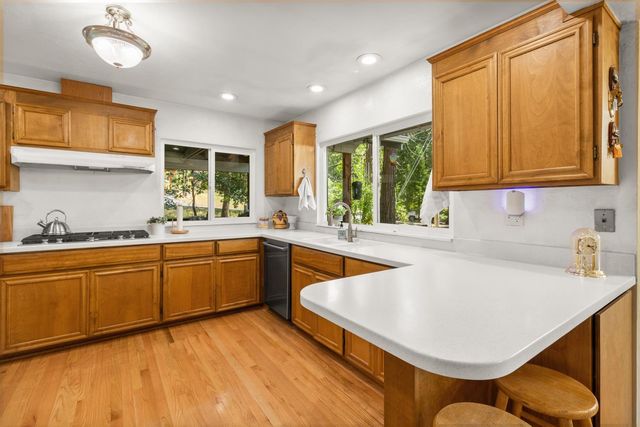 2398 Country Club Dr, Arnold, CA 95223