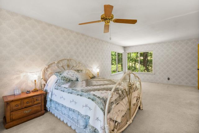 2398 Country Club Dr, Arnold, CA 95223