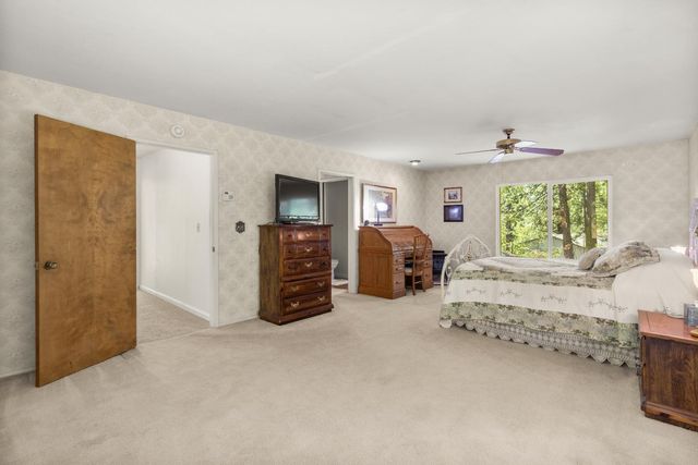 2398 Country Club Dr, Arnold, CA 95223