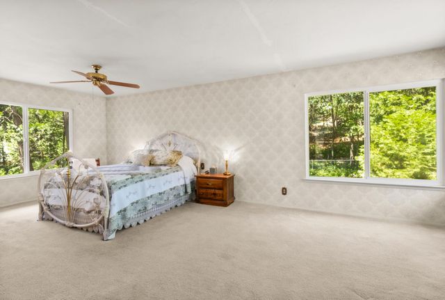 2398 Country Club Dr, Arnold, CA 95223