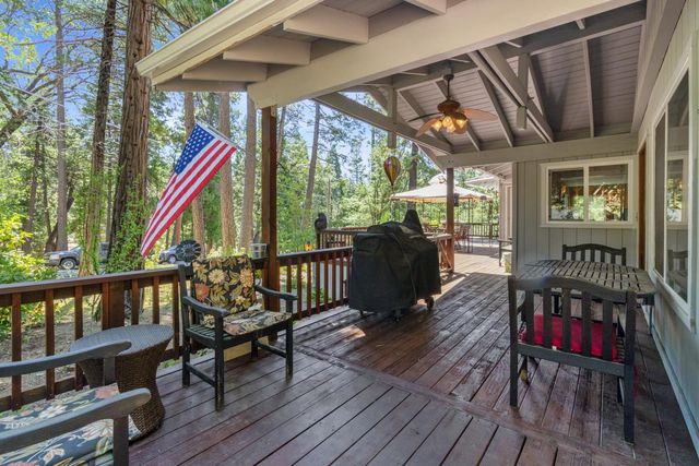 2398 Country Club Dr, Arnold, CA 95223
