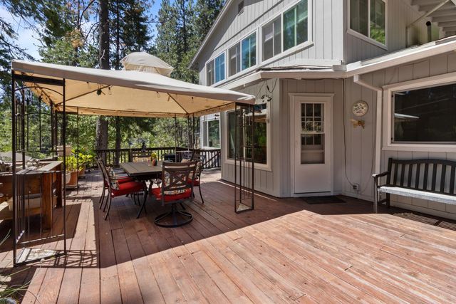 2398 Country Club Dr, Arnold, CA 95223