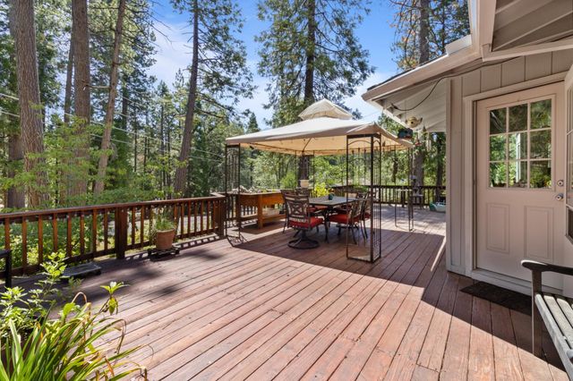 2398 Country Club Dr, Arnold, CA 95223
