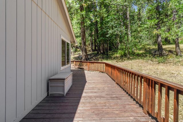 2398 Country Club Dr, Arnold, CA 95223