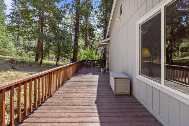 2398 Country Club Dr, Arnold, CA 95223