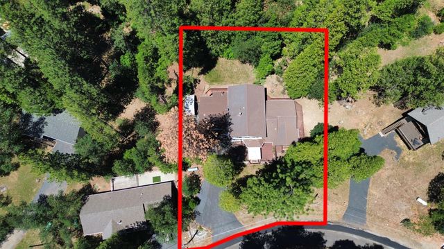 2398 Country Club Dr, Arnold, CA 95223