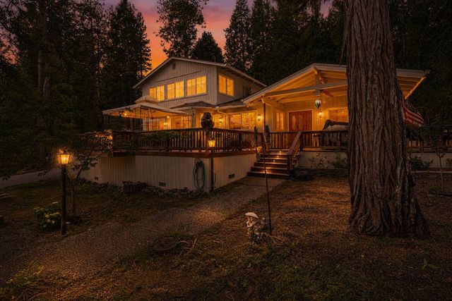 2398 Country Club Dr, Arnold, CA 95223