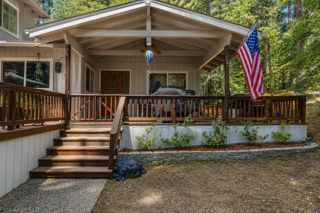 2398 Country Club Dr, Arnold, CA 95223