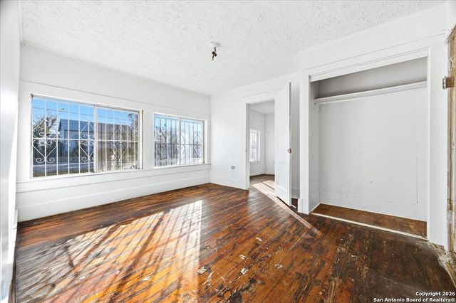 242 Fairview Ave, San Antonio, TX 78223