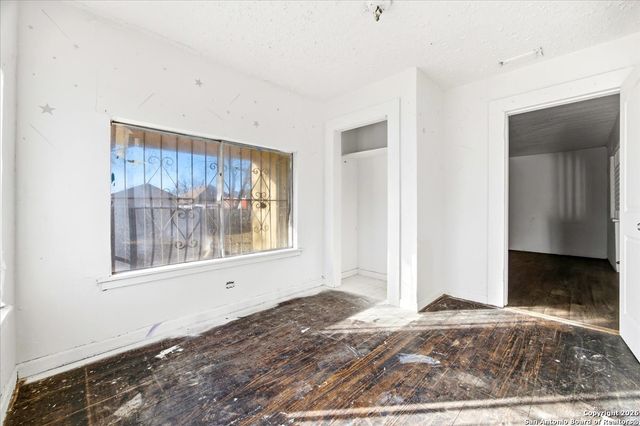 242 Fairview Ave, San Antonio, TX 78223