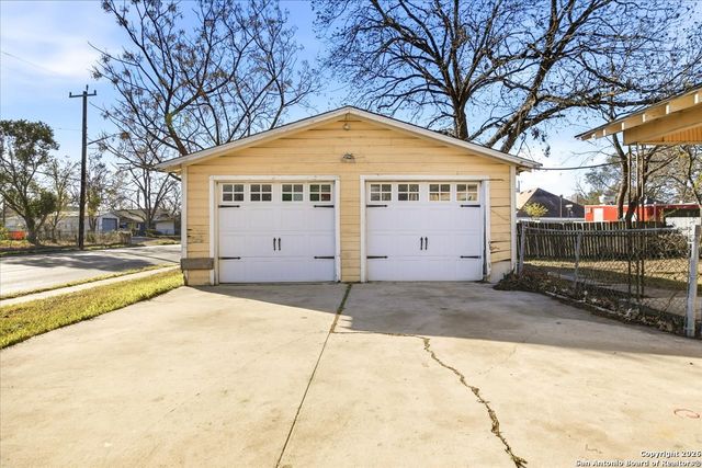 242 Fairview Ave, San Antonio, TX 78223