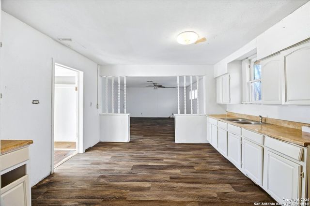 242 Fairview Ave, San Antonio, TX 78223