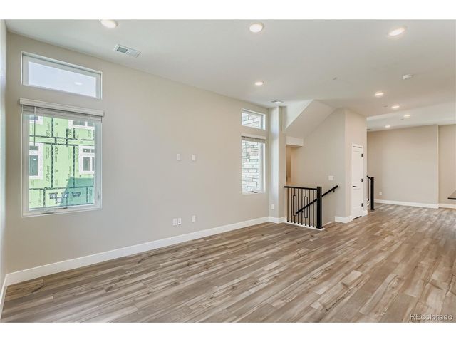 15527 W Washburn Dr, Lakewood, CO 80228