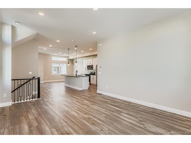 15527 W Washburn Dr, Lakewood, CO 80228