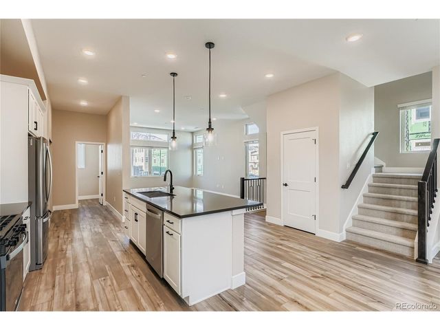 15527 W Washburn Dr, Lakewood, CO 80228