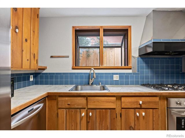 911 Lincoln Place, Boulder, CO 80302