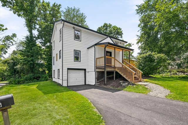 8 E Green Road, Rock Tavern, NY 12575