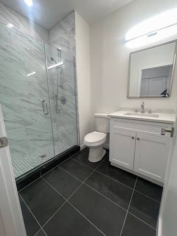 267 Old Colony Ave 414, Boston, MA 02127