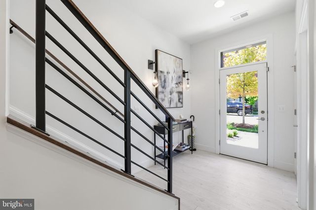 3913 CRANES BILL CT, Rockville, MD 20852