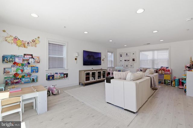 3913 CRANES BILL CT, Rockville, MD 20852