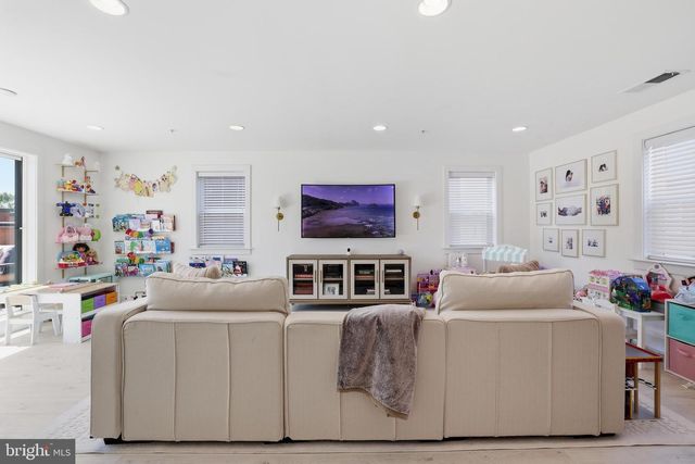 3913 CRANES BILL CT, Rockville, MD 20852