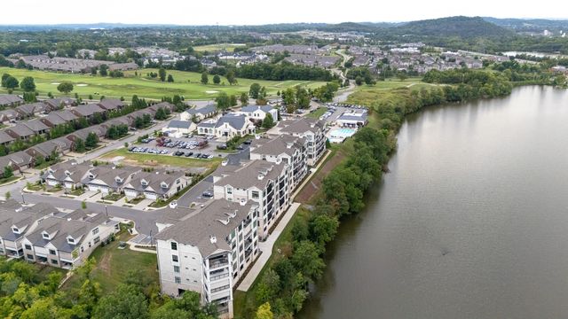 1024 Club View Dr Unit E102, Gallatin, TN 37066