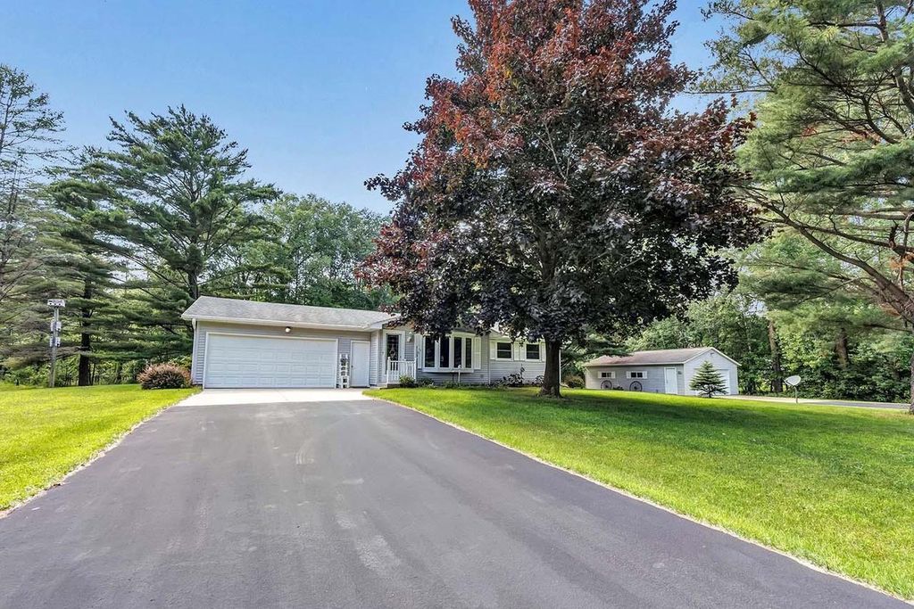 1769 CAREFUL LANE, Little Suamico, WI 54141