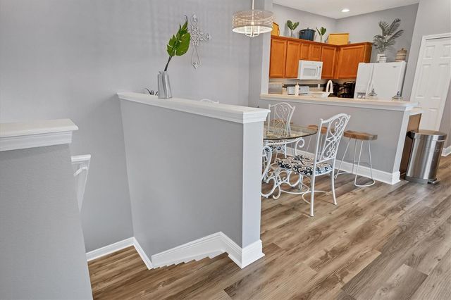 3774 PARKRIDGE CIRCLE 23-202, Sarasota, FL 34243