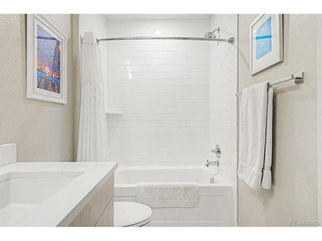 4885 S Monaco St 201, Denver, CO 80237