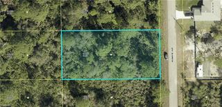 2007 Monroe AVE, Alva, FL 33920