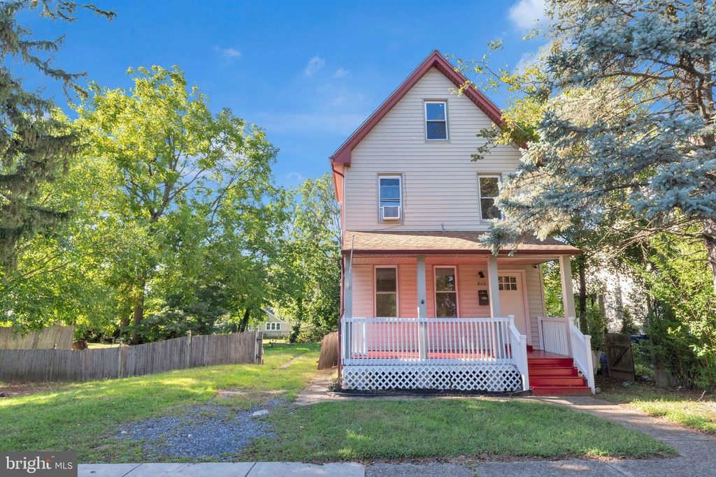 820 LAUREL ST, Delanco, NJ 08075