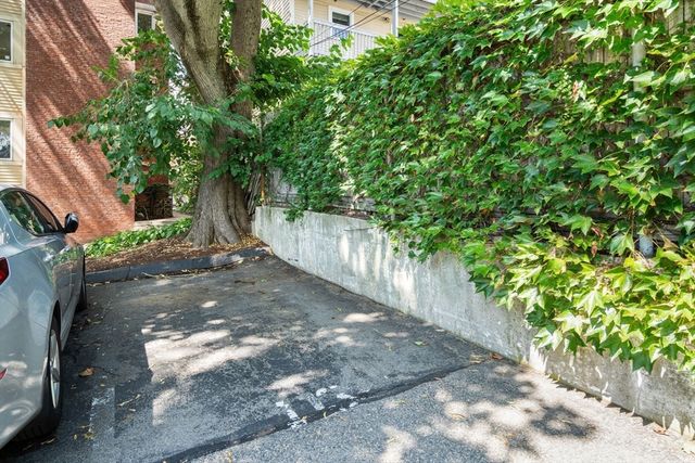 37 Saint Paul St 3, Brookline, MA 02446
