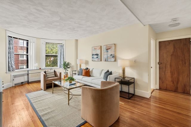 37 Saint Paul St 3, Brookline, MA 02446