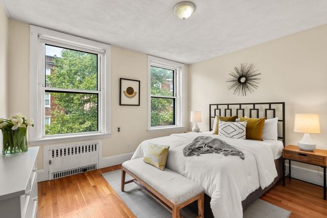 37 Saint Paul St 3, Brookline, MA 02446