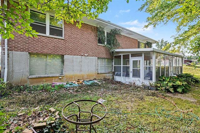 818 S Rapp Avenue, Columbia, IL 62236