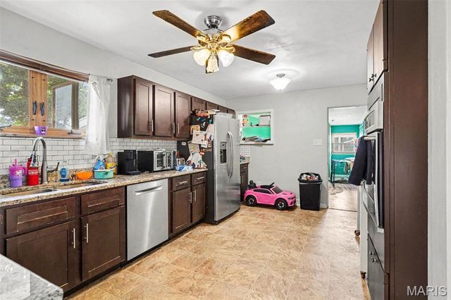818 S Rapp Avenue, Columbia, IL 62236