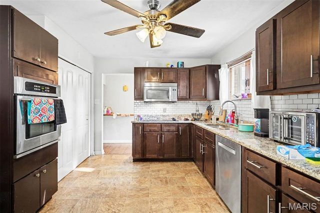 818 S Rapp Avenue, Columbia, IL 62236