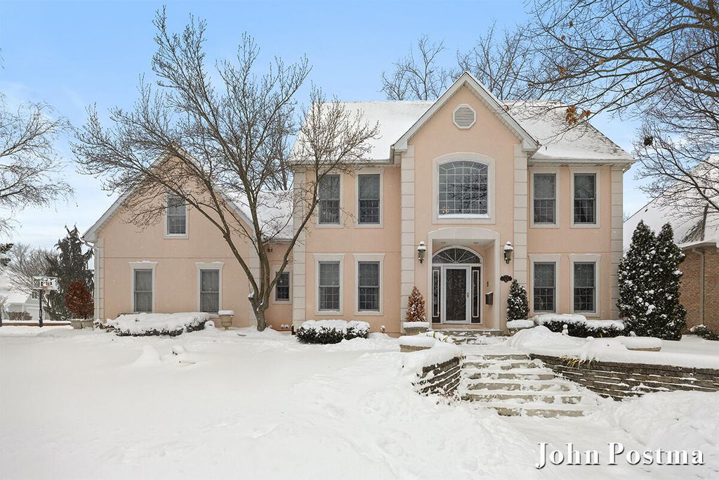 2441 Arundel Road, East Grand Rapids, MI 49506