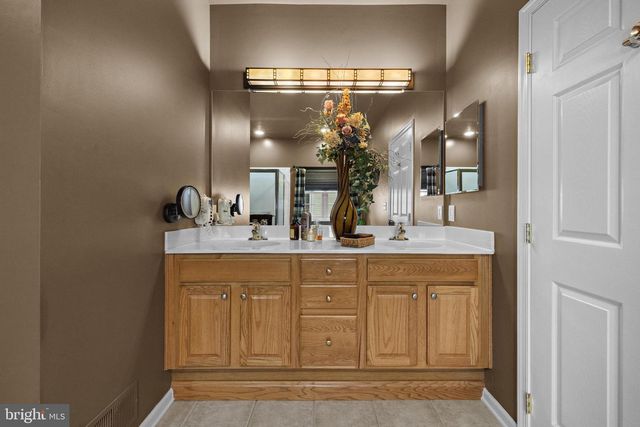 20 SPRING LAKE BLVD, Waretown, NJ 08758