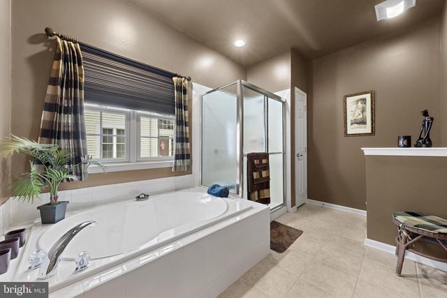20 SPRING LAKE BLVD, Waretown, NJ 08758