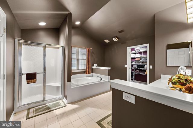 20 SPRING LAKE BLVD, Waretown, NJ 08758
