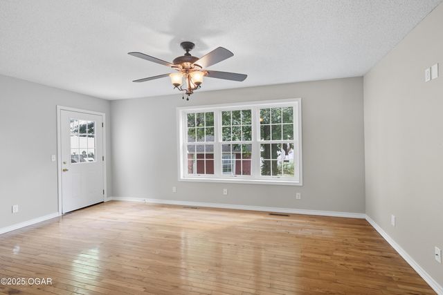 3402 Willow Lane, Joplin, MO 64801