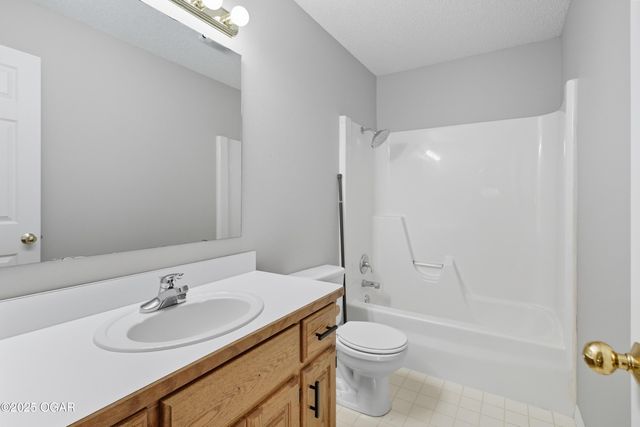 3402 Willow Lane, Joplin, MO 64801