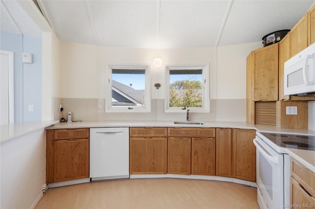 583 Bayberry Walk, Ocean Beach, NY 11770
