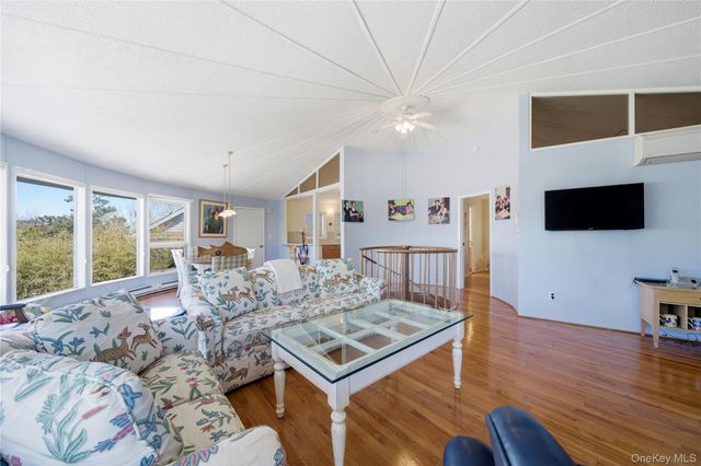 583 Bayberry Walk, Ocean Beach, NY 11770