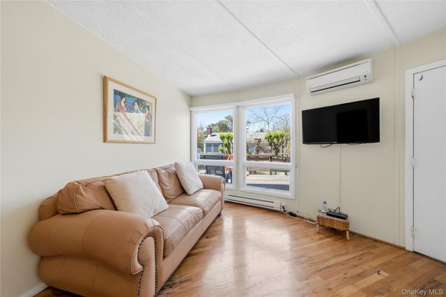 583 Bayberry Walk, Ocean Beach, NY 11770