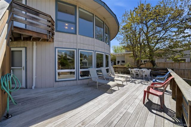 583 Bayberry Walk, Ocean Beach, NY 11770